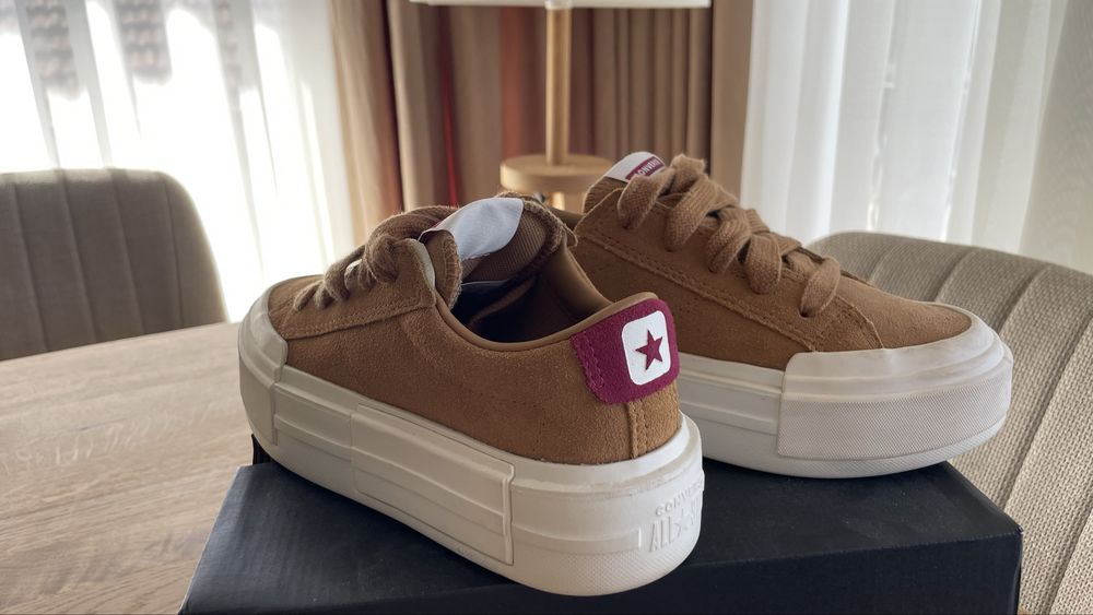 Маратонки CONVERSE