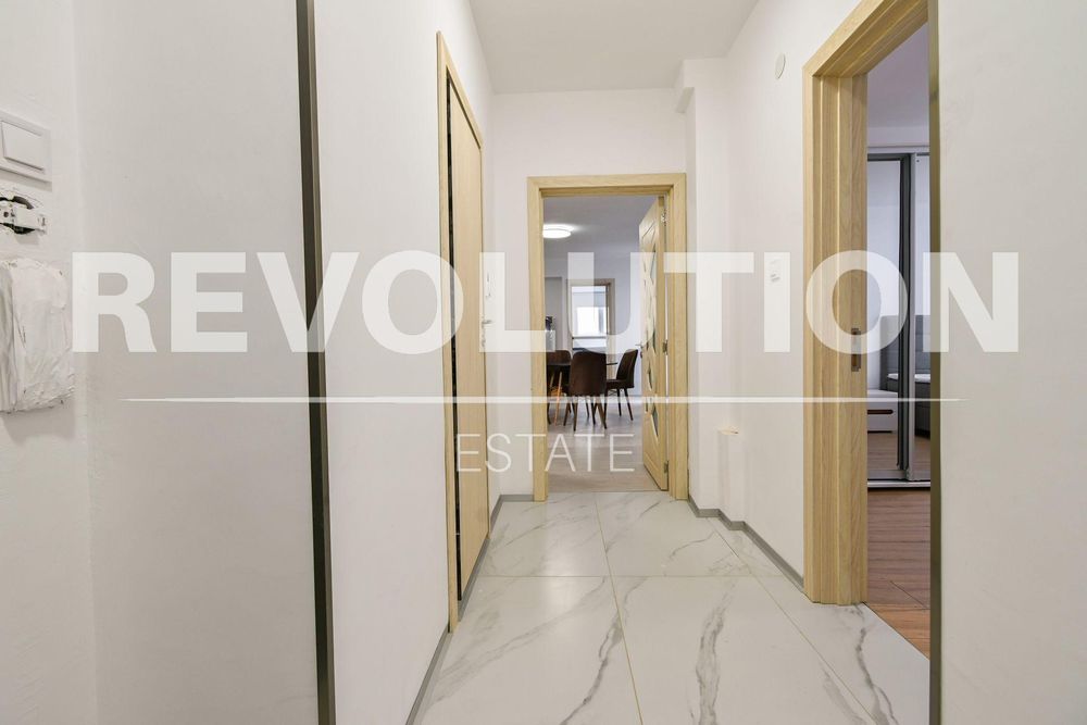 Дава се под наем Тристаен апартамент в София, Център - 120 кв.м за 897.6 € - Снимка #9