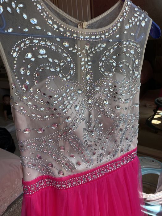 Прокат  платья красивое