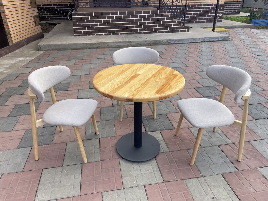 Продам стулья для кофейни , кафе