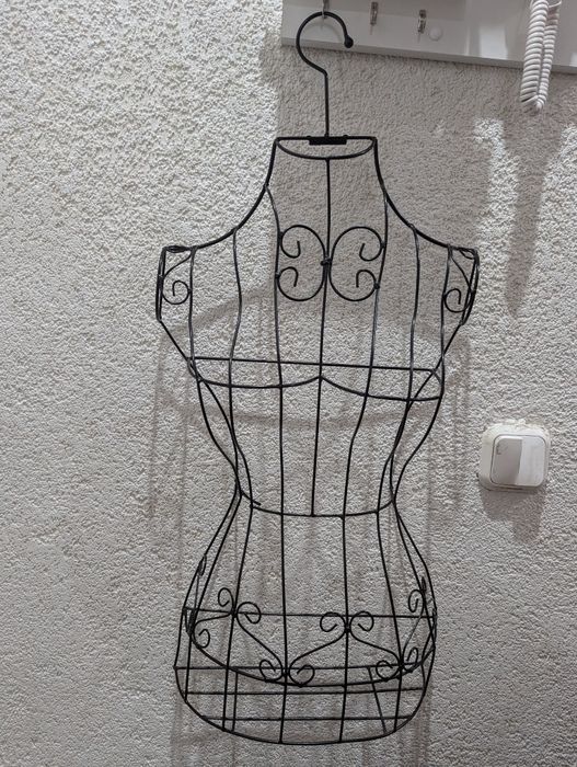 Продам кованые  вешалки