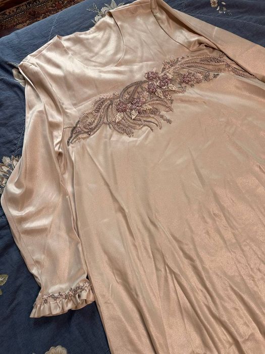 Женское платье длинное