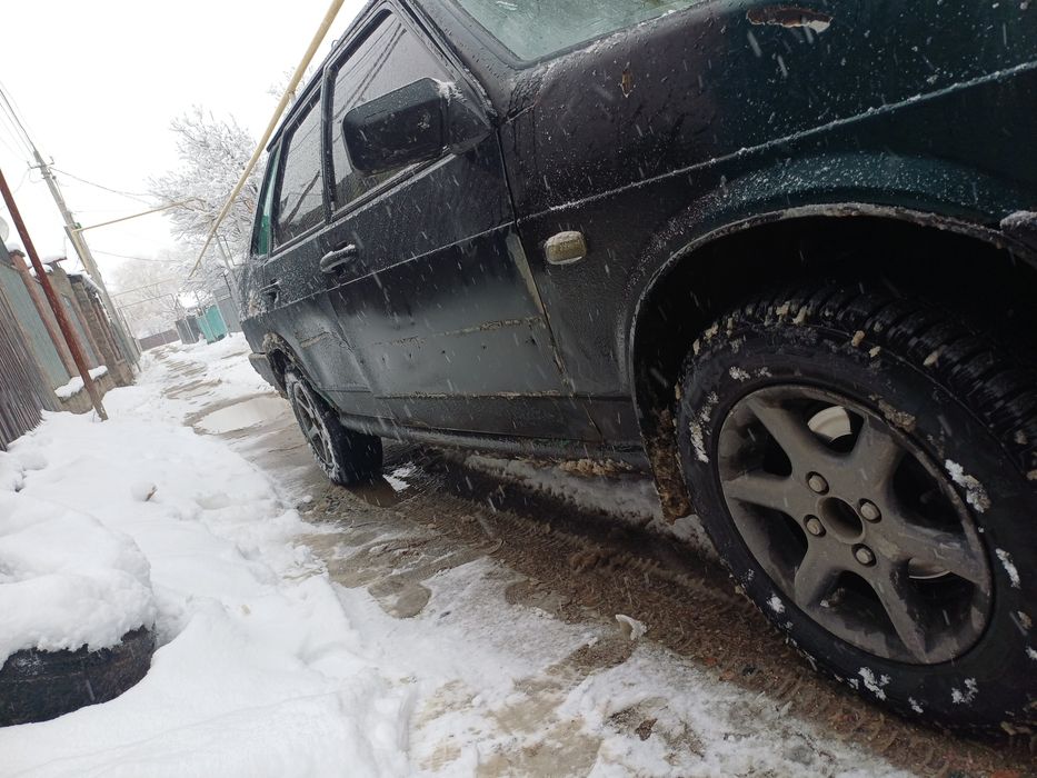 Продам машину ваз 21099