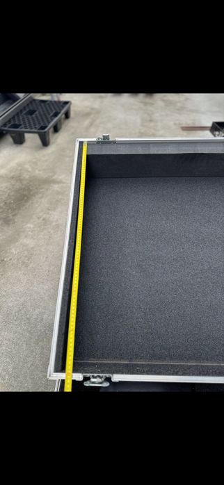 Vand Case pentru mixer  mai mare ,cu factura !