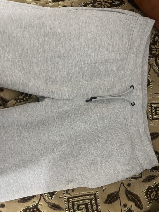 Pantaloni de trening GUESS