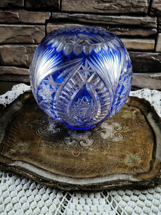 Цветен кристал купа