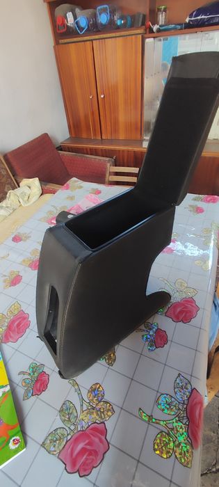 Подлокотник продам.