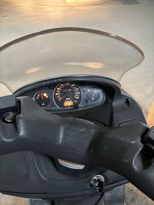 Продавам.  Сузуки  Бъргман 200 кубика 2007г