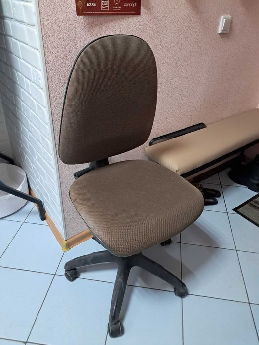 Стул офисный продам