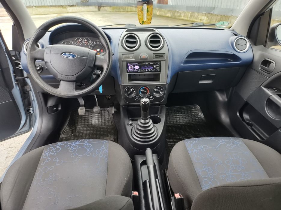 Ford fiesta benzina 13 impecabila preț 1600  euro