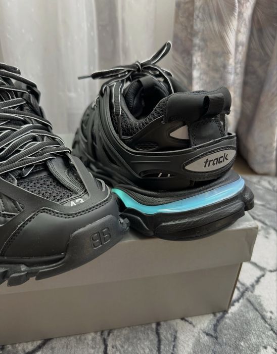 Balenciaga track led anegru