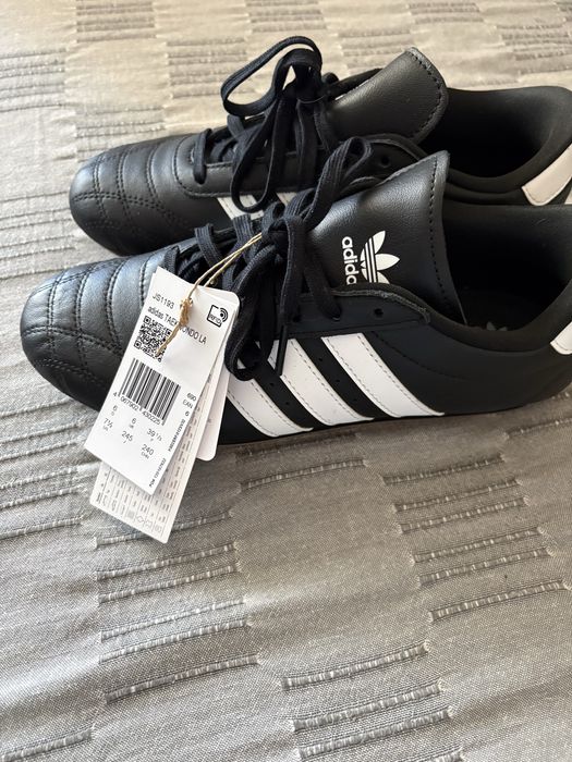 Маратонки Adidas нови