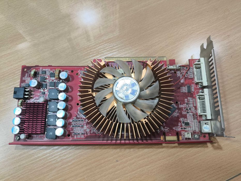 Видеокарта Geforce GF9600GT 512mb ddr3 256b crt DVI HDMI