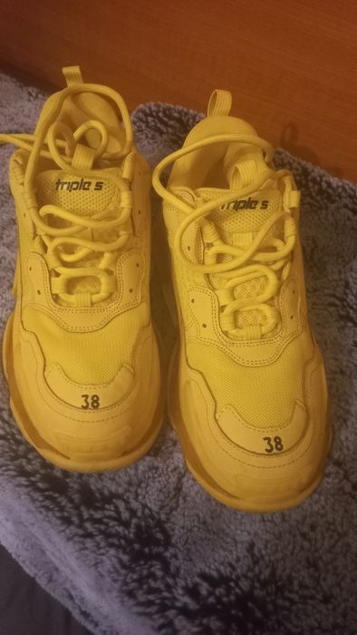 Дамски сникърси използвани броени пъти