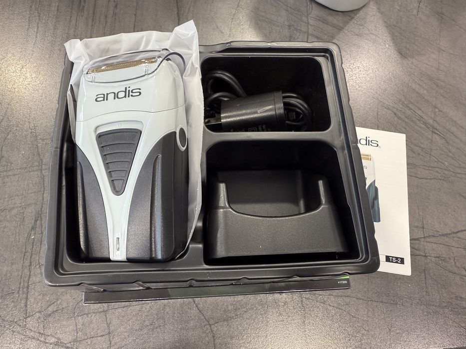 Vand foarfeca frizerie si pelerine