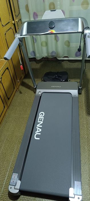Продам электрическую беговую дорожку GENAU iTech R5.
