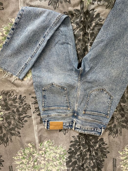 Продавам дънки носени 1-2 пъти .Без забележка