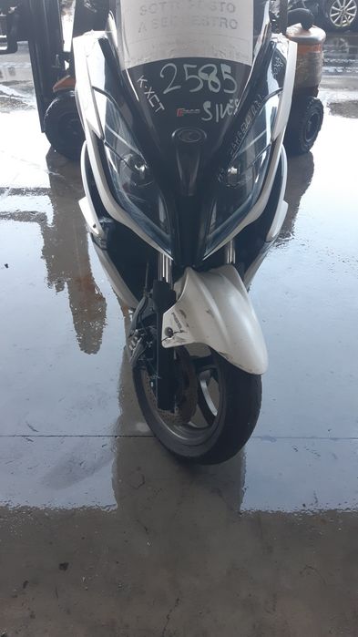 Скутер Кимко (Kymco K-XCT 300i)-на части