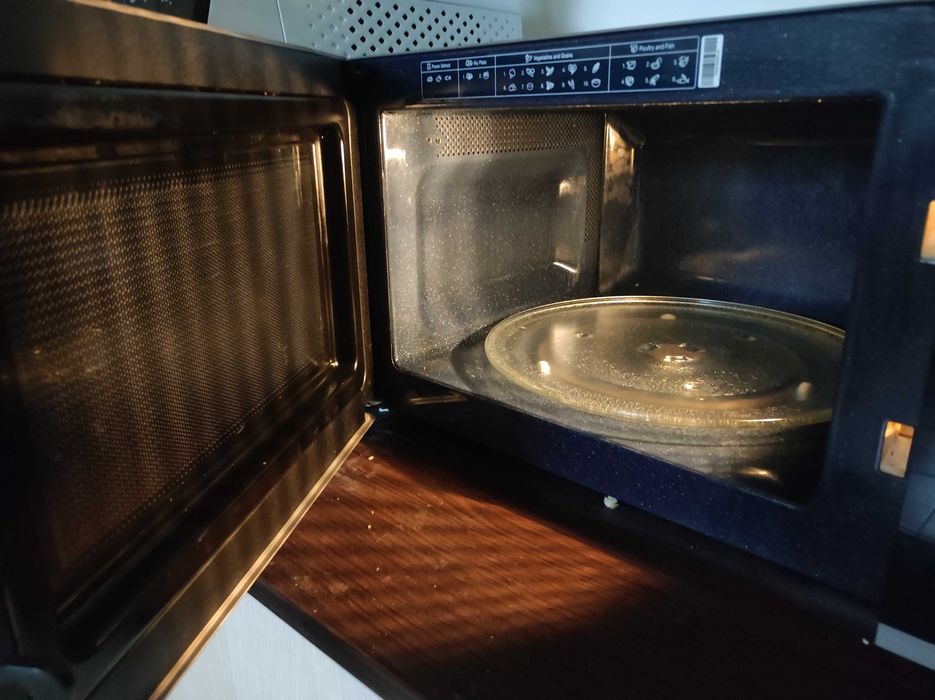 Микровълнова фурна Самсунг