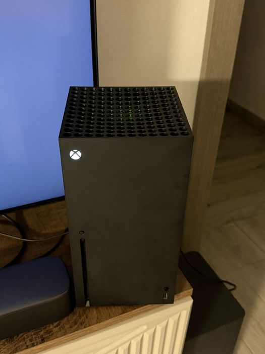 Vand Xbox Series X ca nou