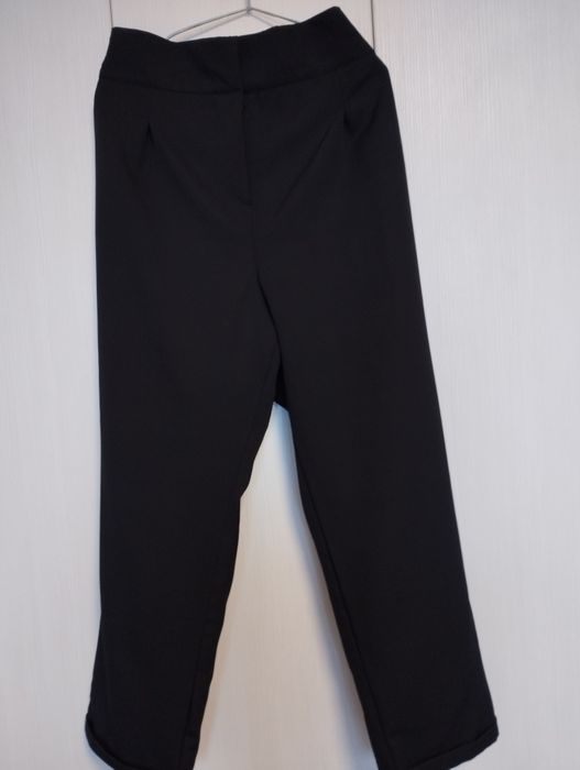 Елегантен костюм от две части-червено сако, черен панталон, размер XXL