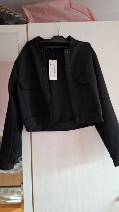 Черно късо сакенце