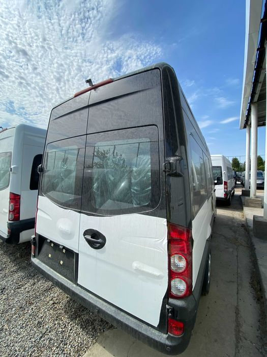 JAC Sunray bus va van variantlari sotuvda