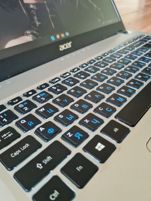 Acer aspire 3 xolati yaxshi 8 ozu