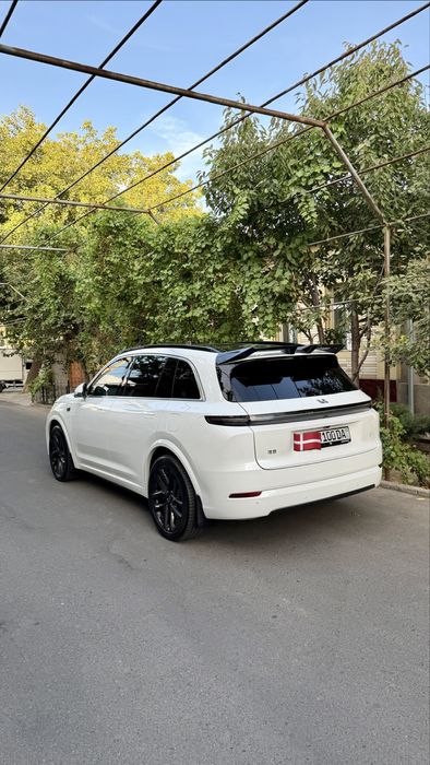 LI 7 Ultra afitsalniydan olingan