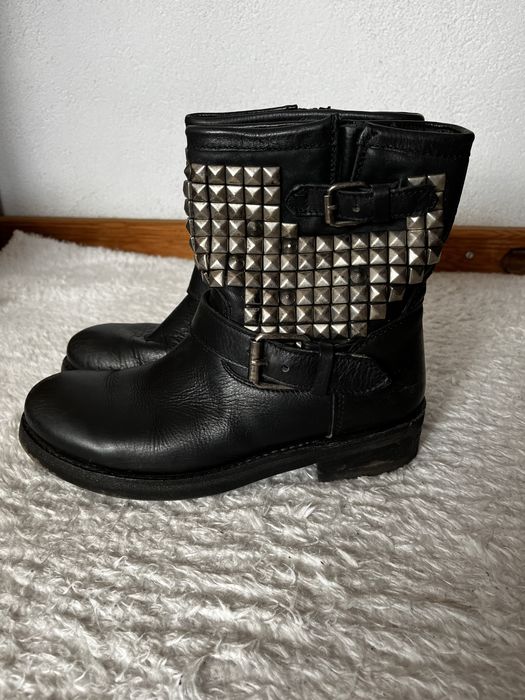 Оригинални зимни боти и кубинки