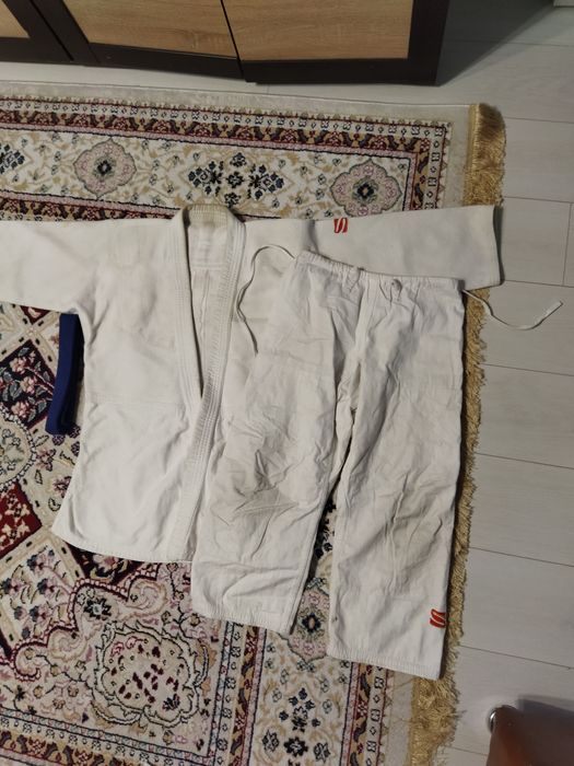 Продам кимано для дзюдо сакура