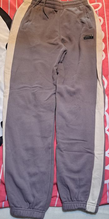 Pantaloni de trening