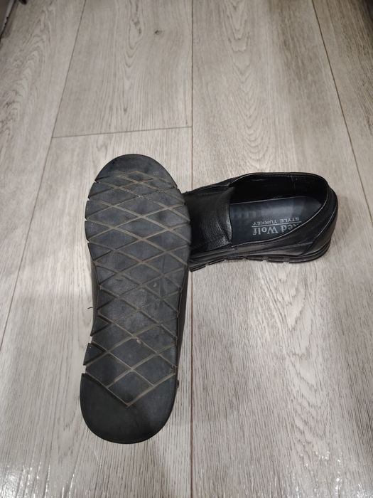 Продам детские туфли