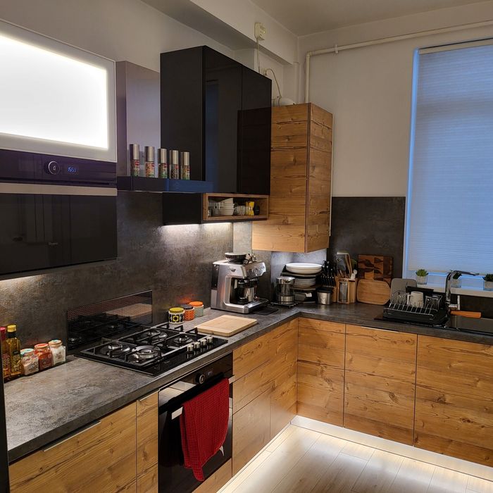 Inchiriez Apartament Regim Hotelier Zona Coresi Mall