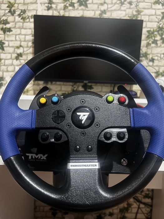 Volan Thrustmaster tmx pro + schimbator Thrustmaster th8s