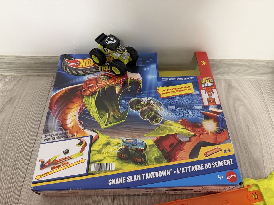 Hot Wheels Monster Truck Invinge Sarpele Urias