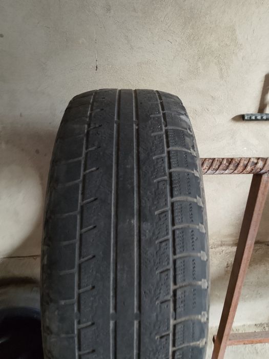 Зимний шины 215/65/16