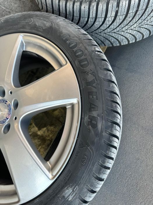 Roti Mercedes 17 echipate Goodyear  all seasons