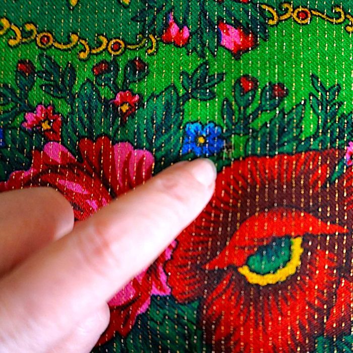 Basma veche din lana virgina , sal traditional mare 130 cm x 130 cm