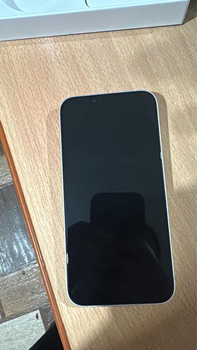 Продам айфон 13