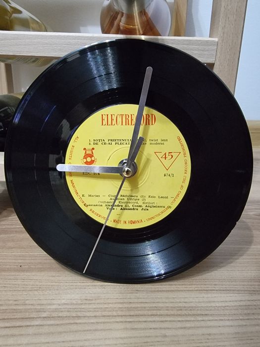 Ceas disc vinil retro quartz