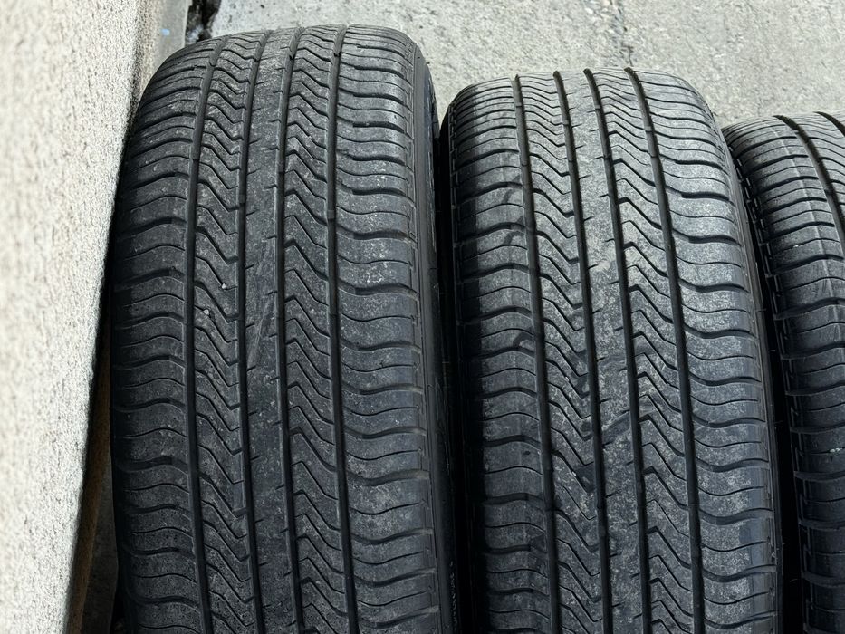 215|60 R16. Triangle.