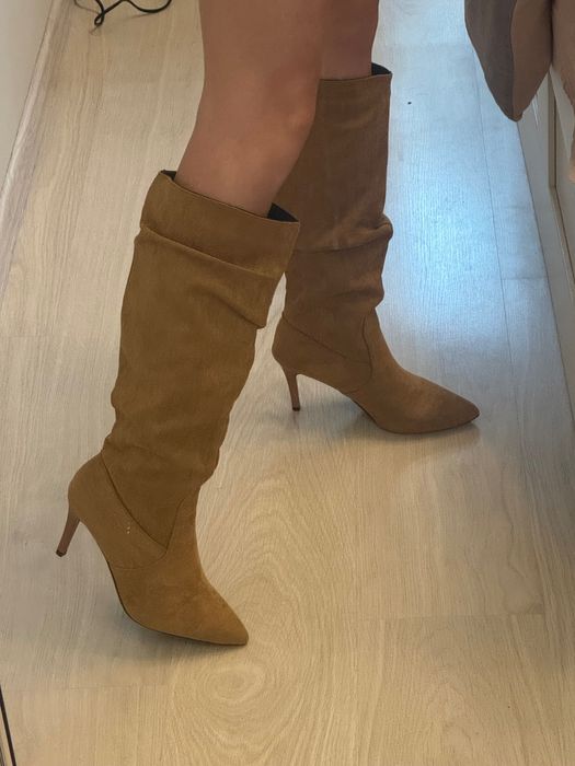 Елегантни ботуши с ток