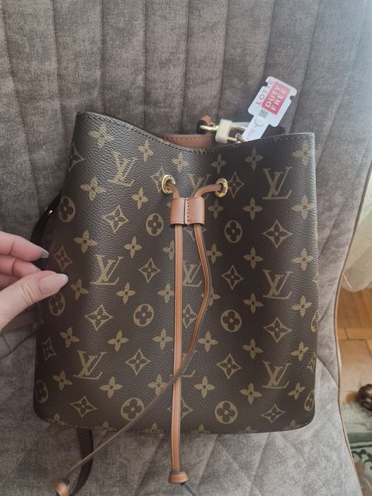 Продается Новая кожаная сумка LV