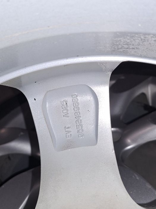 Готини оригинални джанти за Пежо/Ситроен, Peugeot/Citroen  16-ки , с много добри зимни гуми нов.внос.