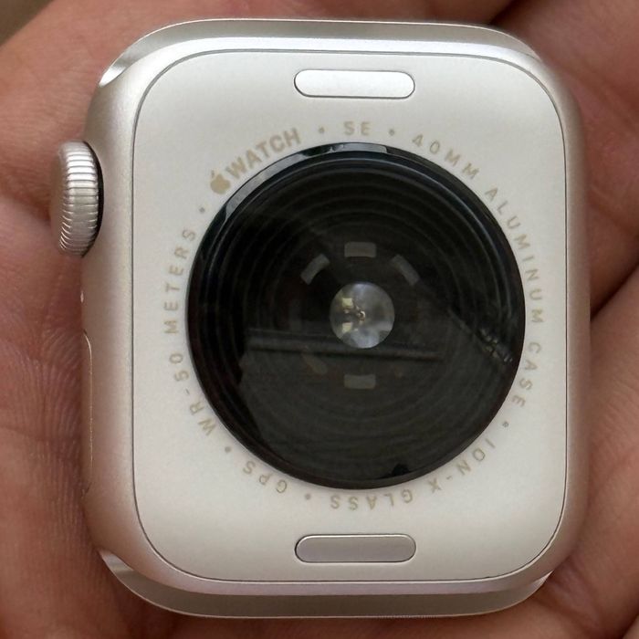 Skidka!!! Apple Watch SE 3 Starlight 40mm