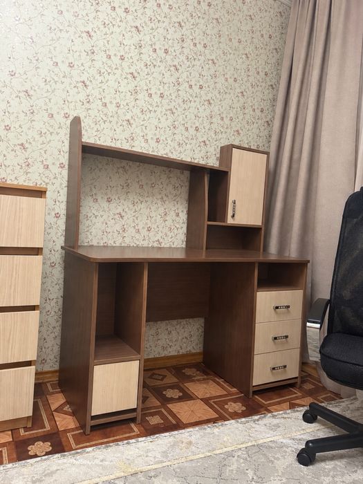 Продам компьютерный стол