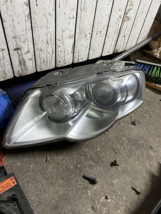 Far stanga xenon Volkswagen Vw Passat B6 2005-2010 3C0941751G