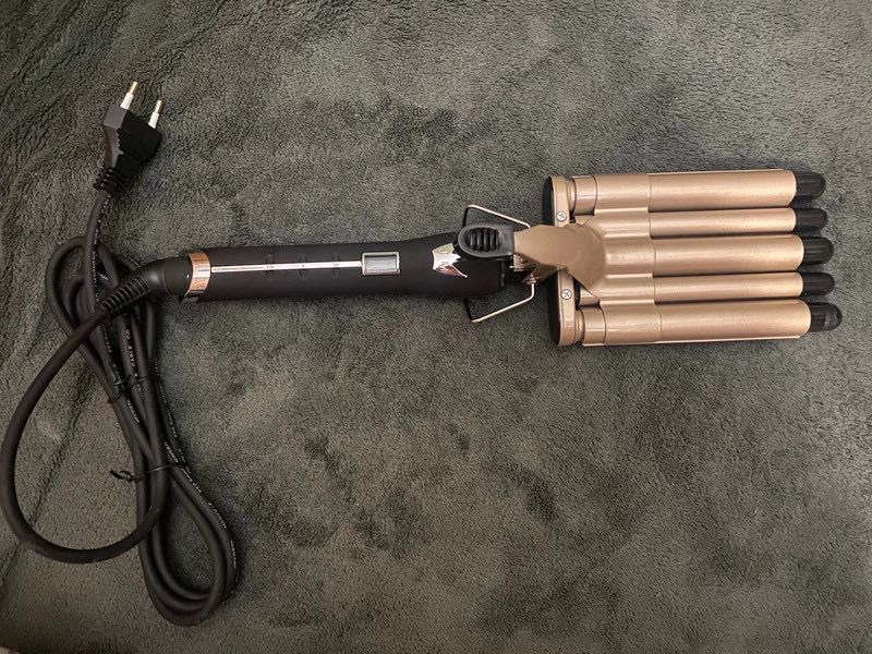 Placă din ceramică pentru păr efect creț/valuri