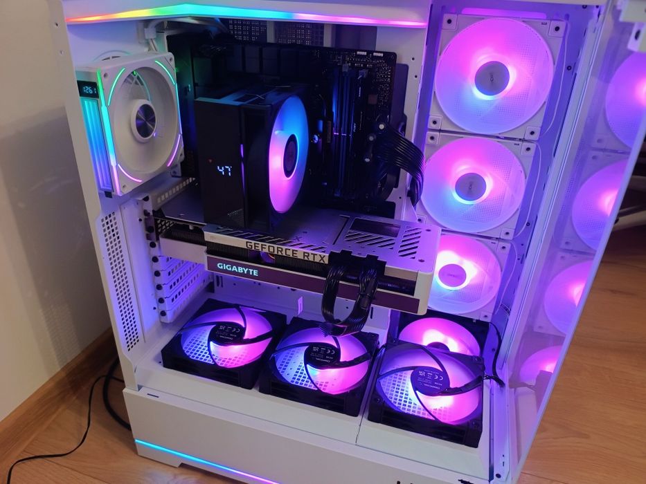 Se vinde PC Gaming AMD Ryzen 5 7600x+RTX 3070 TI